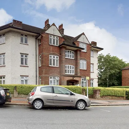 Rent this 4 bed apartment on Crescent Court in Golders Green Crescent, London