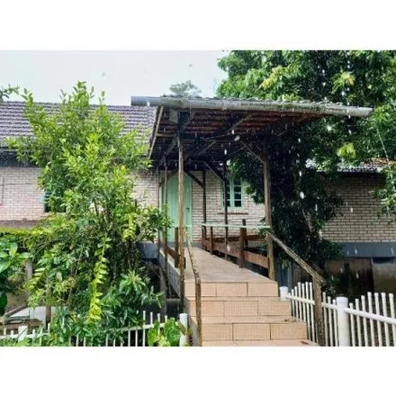 Rent this 2 bed house on Rua Durval Pires da Cunha in Sambaqui, Florianópolis - SC