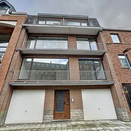Rent this 3 bed apartment on Rue Julien Colson 68 in 5000 Namur, Belgium