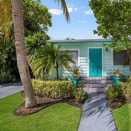 Buy this studio house on Luna Lounge in 129 Federal Highway, Lake Worth Beach