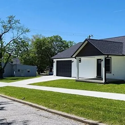 Buy this 3 bed house on 901 Northeast 5th Street in Washington, IN 47501