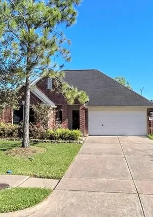 Rent this 3 bed house on 3101 Valley Court in Brazoria County, TX 77578