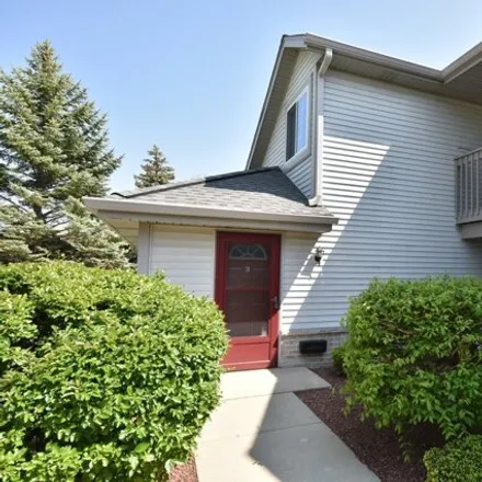 Buy this 2 bed condo on unnamed road in Village of Pewaukee, WI 53072