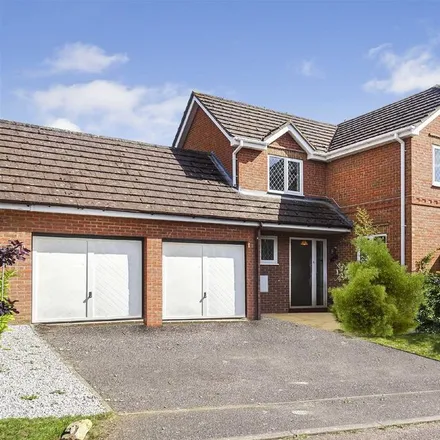Rent this 4 bed house on Brooks Close in Burton Latimer, NN15 5PX