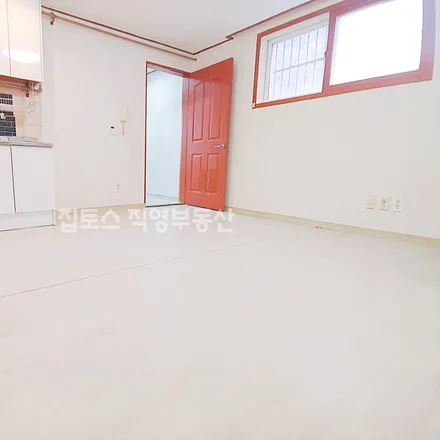 Rent this studio apartment on 서울특별시 강남구 논현동 139-21