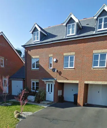 Rent this 5 bed duplex on St. Christopher Mews in West Dumpton, Broadstairs