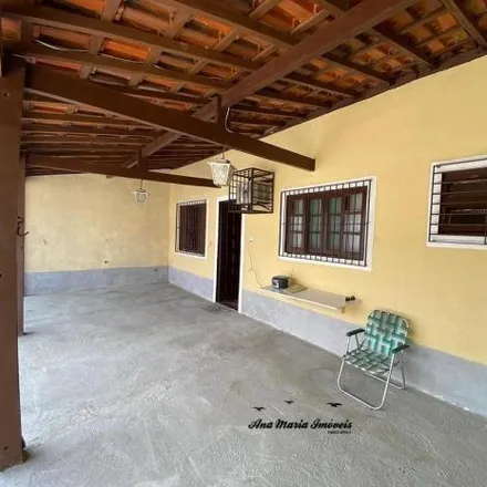 Buy this 2 bed house on Rua Tocantins in Massaguaçú, Caraguatatuba - SP