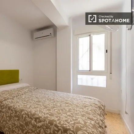 Rent this 3 bed room on Avinguda de la Ronda de Natzaret in 21, 46024 Valencia