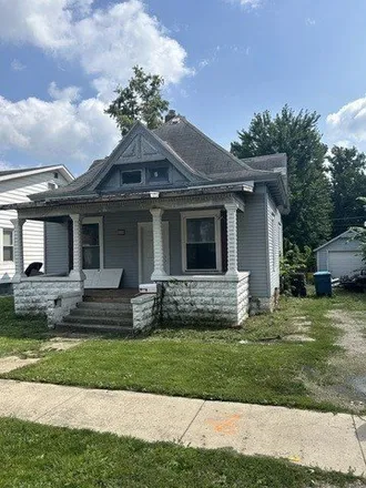 Buy this 2 bed house on 806 East Water Street in Pontiac, IL 61764