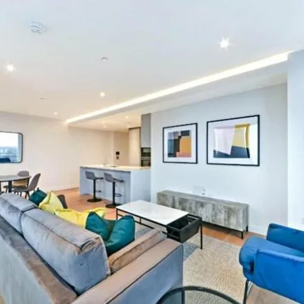 Rent this 1 bed room on Hampton Tower in 75 Marsh Wall, Canary Wharf