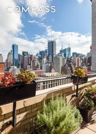 Rent this studio apartment on 433 West 34th Street in New York, NY 10001