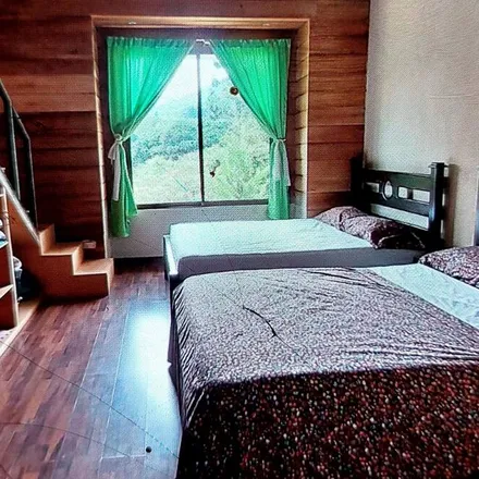 Rent this 2 bed house on Cantón Jiménez