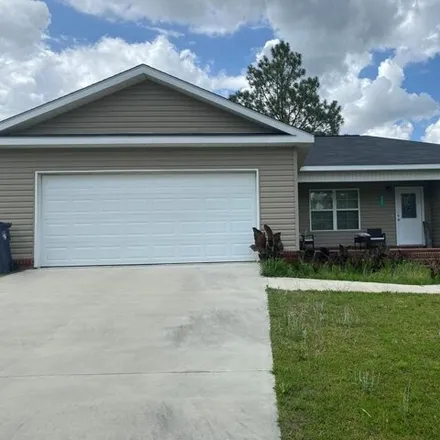 Rent this 3 bed house on 463 Jester Street in Cowarts, Houston County