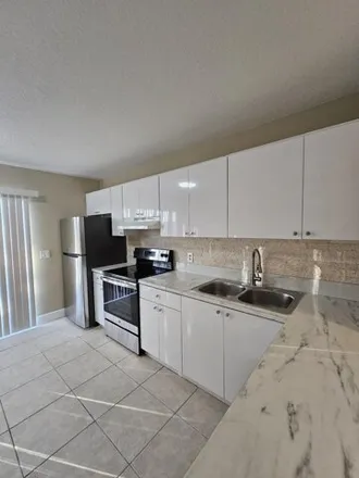Image 7 - Orleans Court, Golfview, Palm Beach County, FL 33416, USA - Townhouse for sale