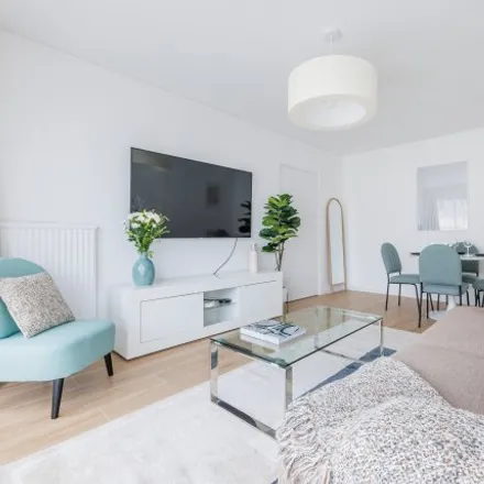 Rent this 1 bed apartment on Levallois-Perret