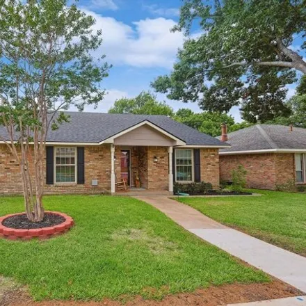 Buy this 3 bed house on 1218 Columbine Dr in Garland, Texas