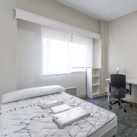 Rent this 6 bed room on Carrer de Baldoví in 46002 Valencia, Spain