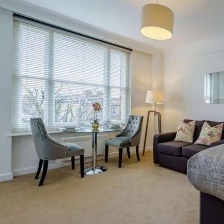 Image 3 - The Greenhouse, 27a Hill Street, London, W1J 5LX, United Kingdom - Apartment for rent
