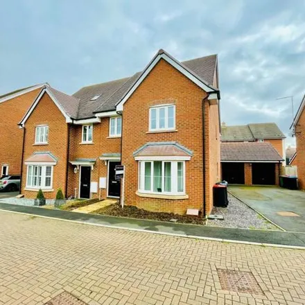 Buy this 5 bed duplex on Trinidad Grove in Bletchley, MK3 5PL