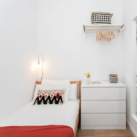 Rent this 2 bed apartment on Carrer de les Pedreres in 14, 08001 Barcelona