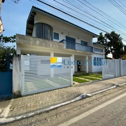 Rent this 4 bed house on Rua dos Navegantes in Paúba, São Sebastião - SP