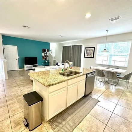 Image 9 - 868 Las Fuentes Drive, Kissimmee, FL 34746, USA - House for sale