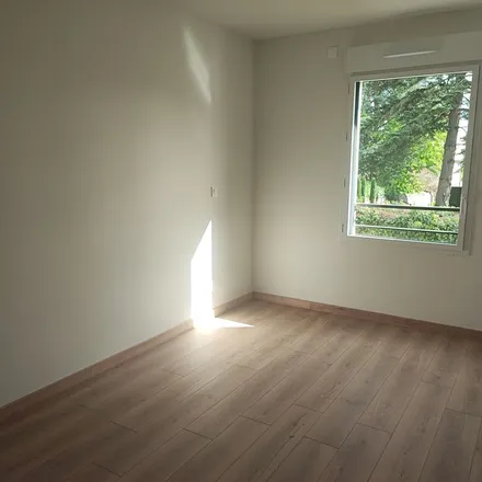 Rent this 3 bed apartment on 7 Allée de la Croix de Bois in 42160 Andrézieux-Bouthéon, France