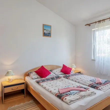 Rent this 2 bed apartment on 22030 Grad Šibenik