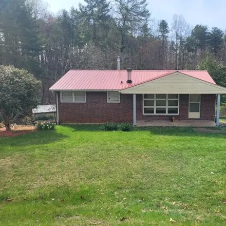 Rent this 3 bed house on 1498 Lee Street in Martinsville, VA 24112