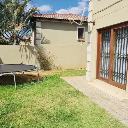 Image 2 - 22 Grysbok, Nelson Mandela Bay Ward 12, Gqeberha, 6020, South Africa - Apartment for rent
