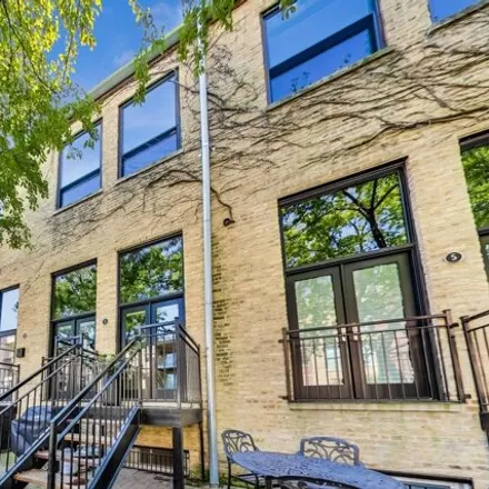 Rent this 3 bed house on 1813-1815 North Orchard Street in Chicago, IL 60614