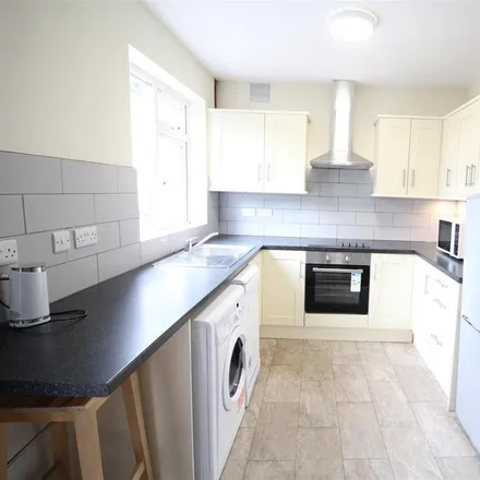 Rent this 6 bed duplex on 18 Welby Avenue in Nottingham, NG7 1QL