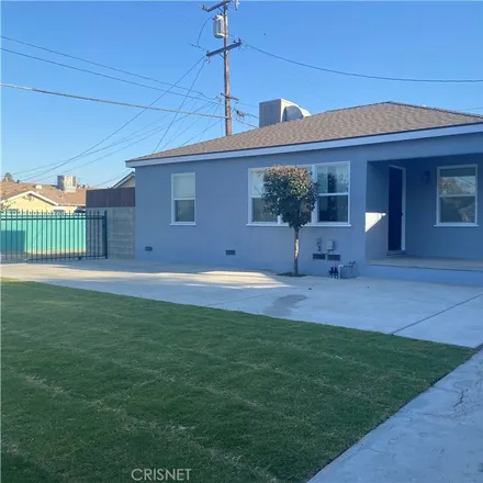 Rent this 3 bed house on 617 10th Street in Bakersfield, CA 93304