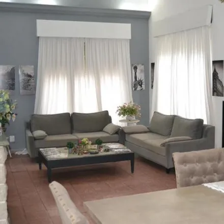 Buy this 3 bed house on Antonio Sáenz 710 in Partido de Lomas de Zamora, Lomas de Zamora