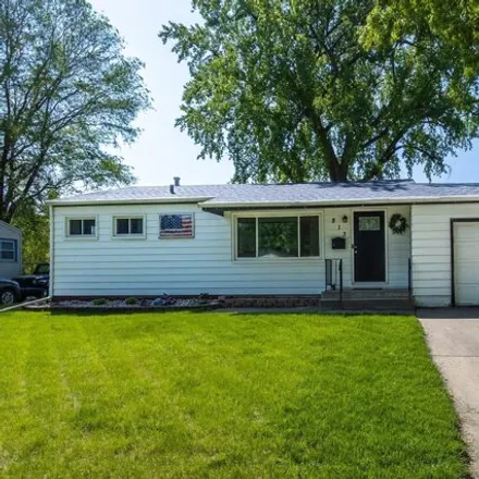 Buy this 3 bed house on 813 East Pam Road in Sioux Falls, SD 57105