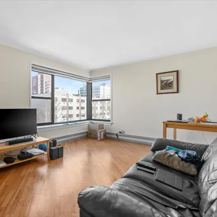 Image 2 - 525 West Aldine Avenue - Apartment for rent