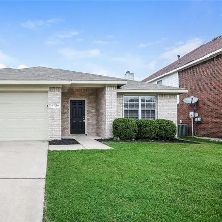 Rent this 4 bed house on 4704 Sleepy Ridge Circle in Fort Worth, TX 76133