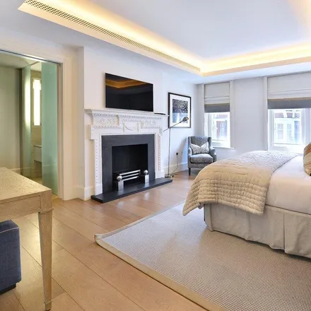 Image 4 - Penelope Chilvers, 65 Duke Street, London, W1K 5NP, United Kingdom - Apartment for rent