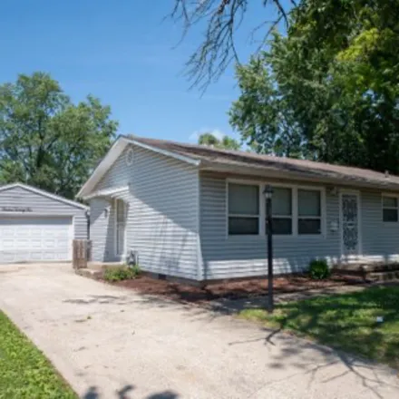 Rent this 1 bed room on 1284 Thomas Drive in Champaign, IL 61821