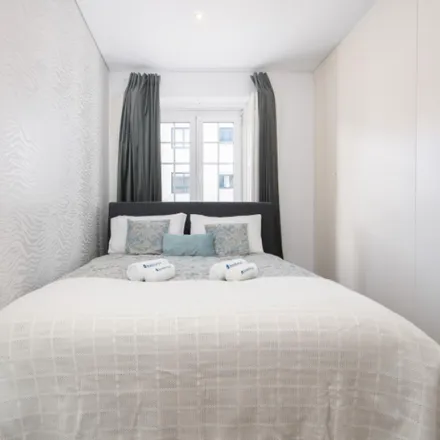 Rent this 3 bed apartment on Moto Luar in Rua de Olivença, 4000-121 Porto