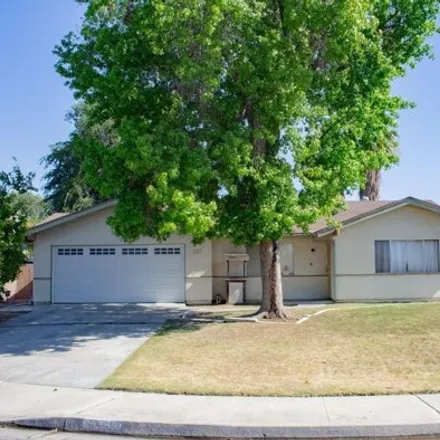 Buy this 3 bed house on 5560 Apple Tree Lane in Bakersfield, CA 93309