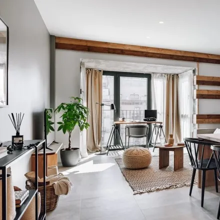 Rent this 3 bed apartment on Carrer de Muntaner in 23, 08001 Barcelona