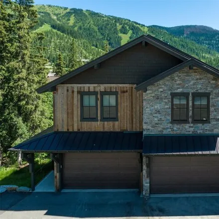 Buy this 7 bed house on 105 Woodrun Drive in Flathead County, MT 59937