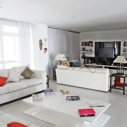 Buy this 4 bed apartment on Rua Baronesa de Itu 451 in Santa Cecília, São Paulo - SP