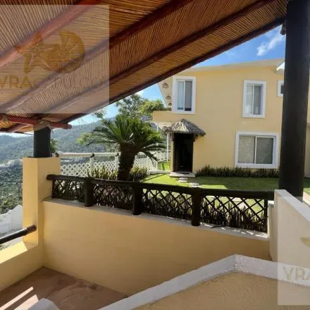 Rent this 3 bed house on Privada Corbeta in Lomas del Marqués, 39300 Acapulco