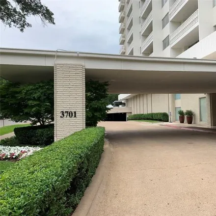 Rent this 1 bed condo on 3719 Gilbert Avenue in Dallas, TX 75219