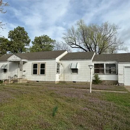 Buy this 3 bed house on 1254 East 3rd Street in Cushing, OK 74023