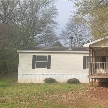 Buy this studio apartment on 165 Veterans Street in Anderson County, SC 29625