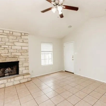 Image 3 - 8810 Piney Point Drive, Austin, TX 78729, USA - Apartment for rent