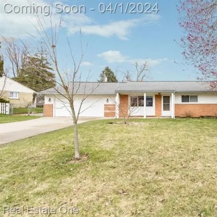 Buy this 3 bed house on 4964 Sundew Street in Commerce Charter Township, MI 48382